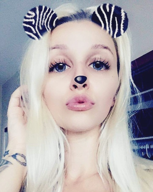 Besos for eternity  Snap Me at  STEVIESHAEXXX  See you there #stevieshae #stevieshaex #snapchatme #o