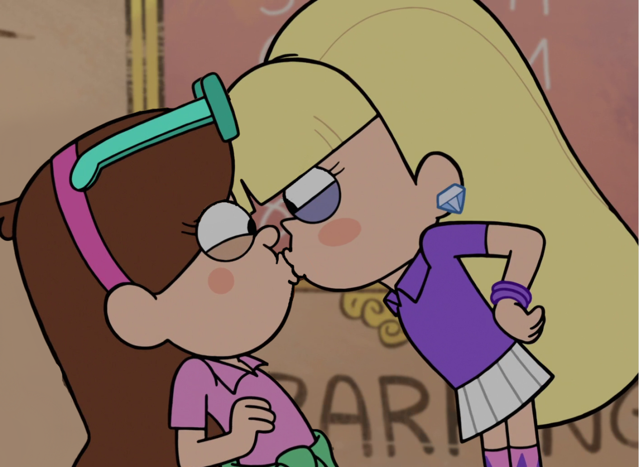 Mabel and pacifica kiss
