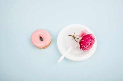 asylum-art-2:  Quirky Photography by Prue Stent  Prue Stent is a young  photographer based in Melbourne, Australia. Between azure and hot pink,  Pictures she captures are both quirky and poetic. Passionated about all  little singular details of women