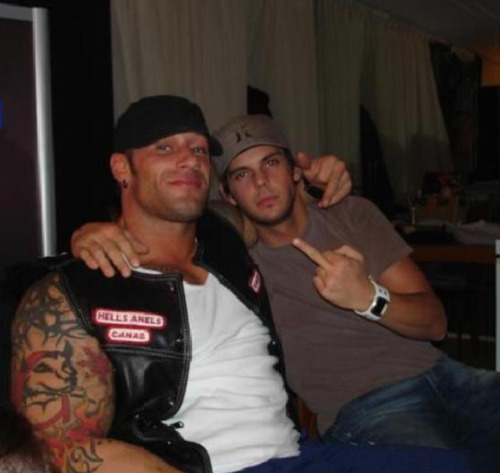 nativeboy1979:  leathercops:  Hells Angel with sub boy - Favourite pic  Fun 