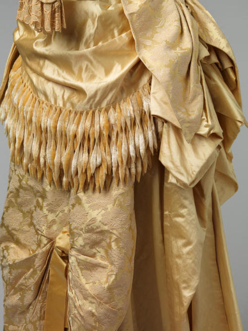 fashionsfromhistory:Up Close: Reception Dress, 1884 (RISD Museum)