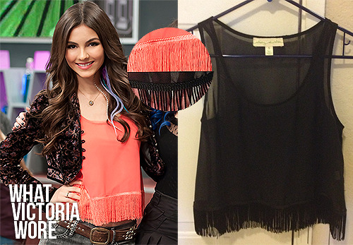 Tee shirt worn by Tori Vega (Victoria Justice) in Victorious (S01E03)