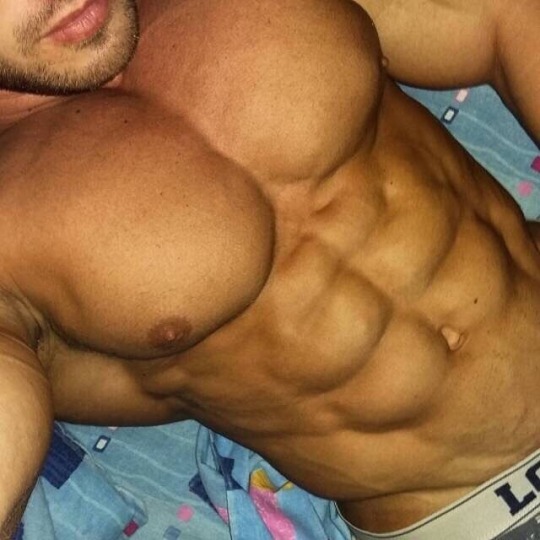 keepemgrowin:  firtar:  Hunk  “Come snuggle with me.”