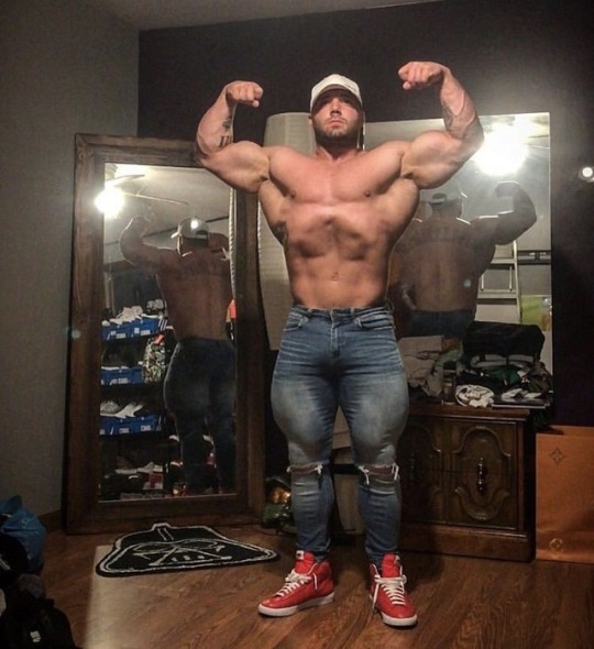 alphamusclemale:  
