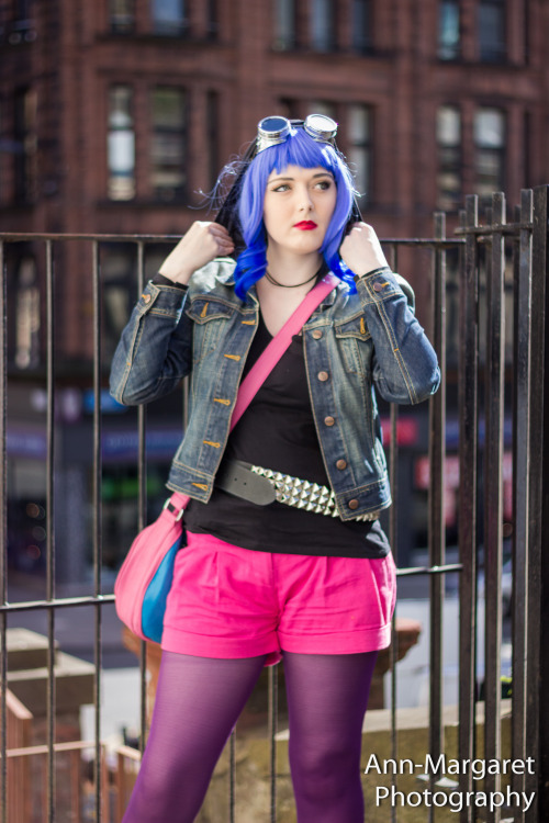 ann-margaretphotos:Mini Scott Pilgrim vs. The World photoshoot at Glasgow Comic Con.Lucas Lee - www.