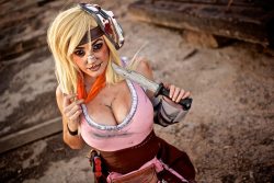 safehousecomix:  Cosplay: Tiny Tina Model/Cosplayer: