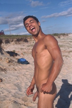 hornyclick:  Fit uncut guy naked at beach