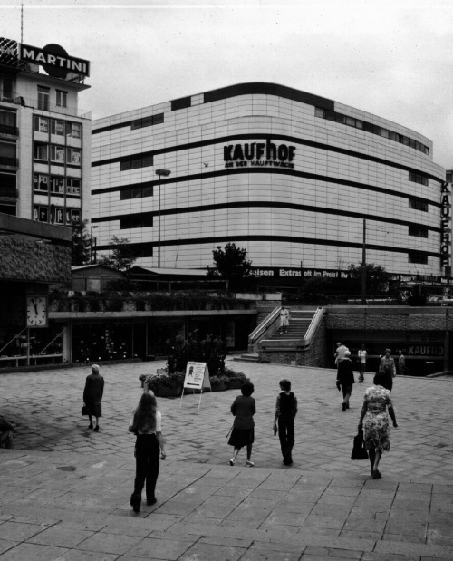 Kaufhof auf der Hauptwache, Frankfurt am Main, 1976. (my photo)A recent photo taken from almost the 