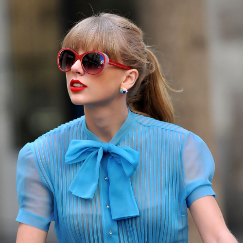 taylor swift [begin again bts] iconslike or reblog if you save, and if you want, give credits to @ka