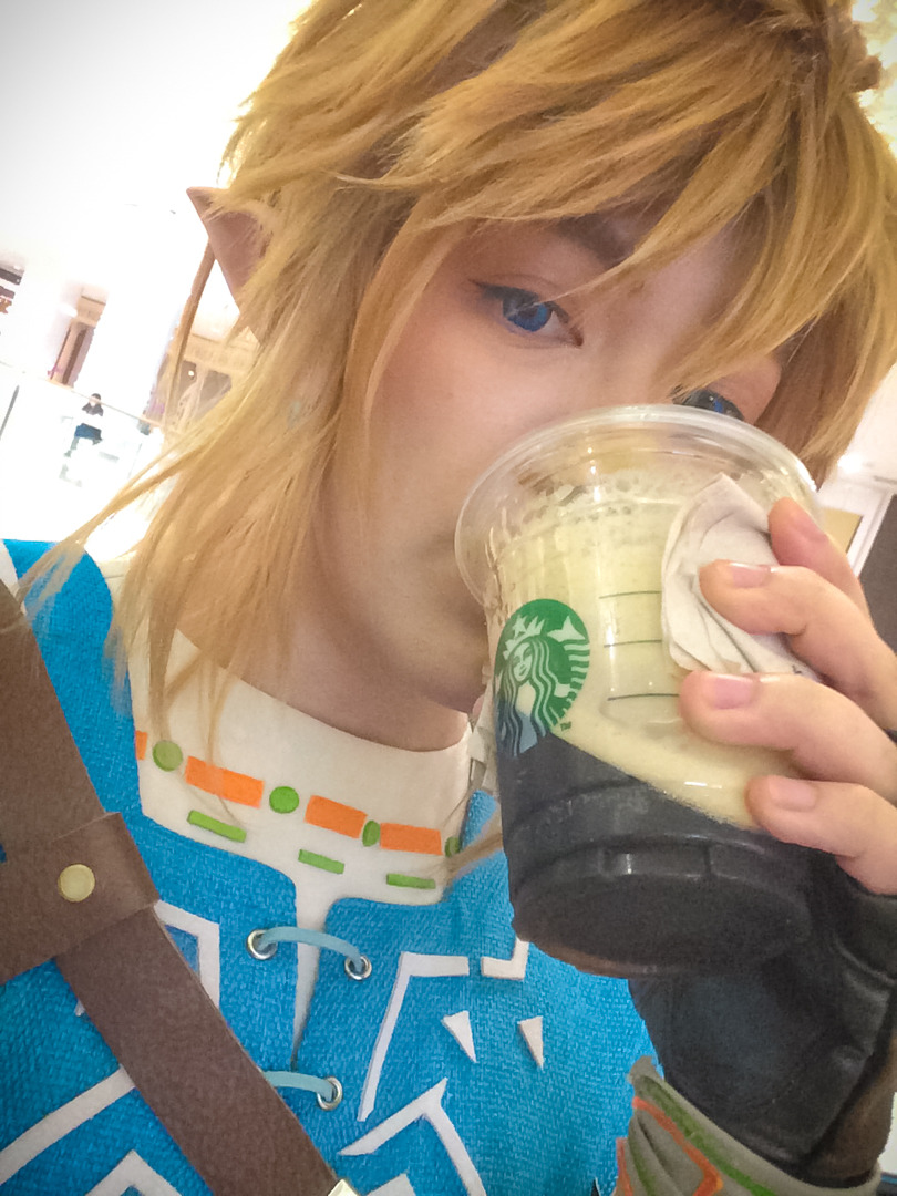 behindinfinity:  Here are convention memories from my Sheikah Slate, hahah! I had