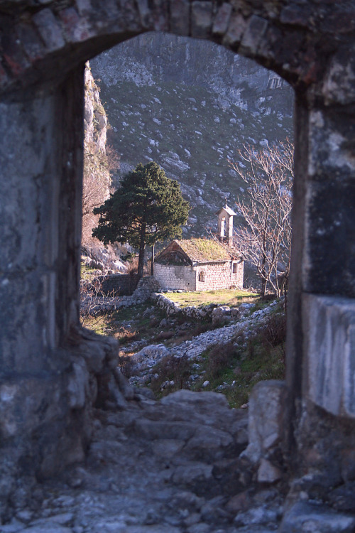 breathtakingdestinations:  Kotor - Montenegro (von yahti.com)