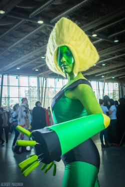 Eyzmaster:  Sioxanne:  This Is Peridot  Easily One Of The Best Peridot Cosplays I’ve