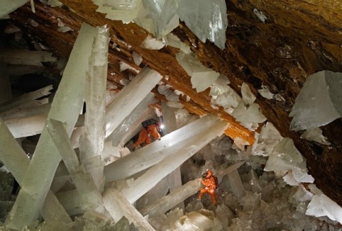  Cave of the Crystals 