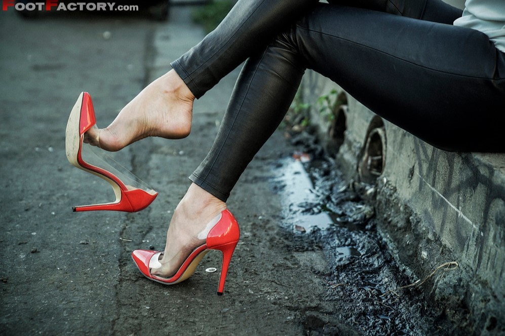 feet-feetdom-cum-c.old-cock-teen-peg-perfections.
