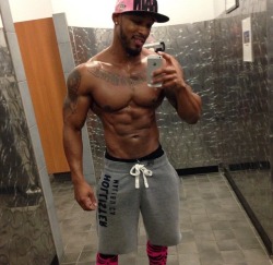 freakdreamofme:  bruhyousexy:  Chris m  Body