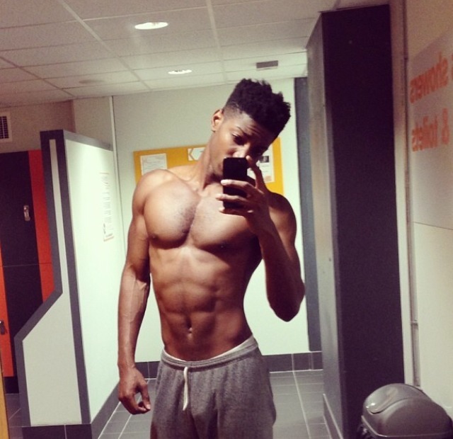 beautifulblackmenfromphilly:  Esa maldita curiosidad de saber que piensa o que siente