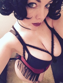 aliceofwonder:  daddy-dixon1:  daddysbabymouse:  I’m the most fetish Snow White you ever did see.  When did you do this?  my friend is so gorgeous. 😍