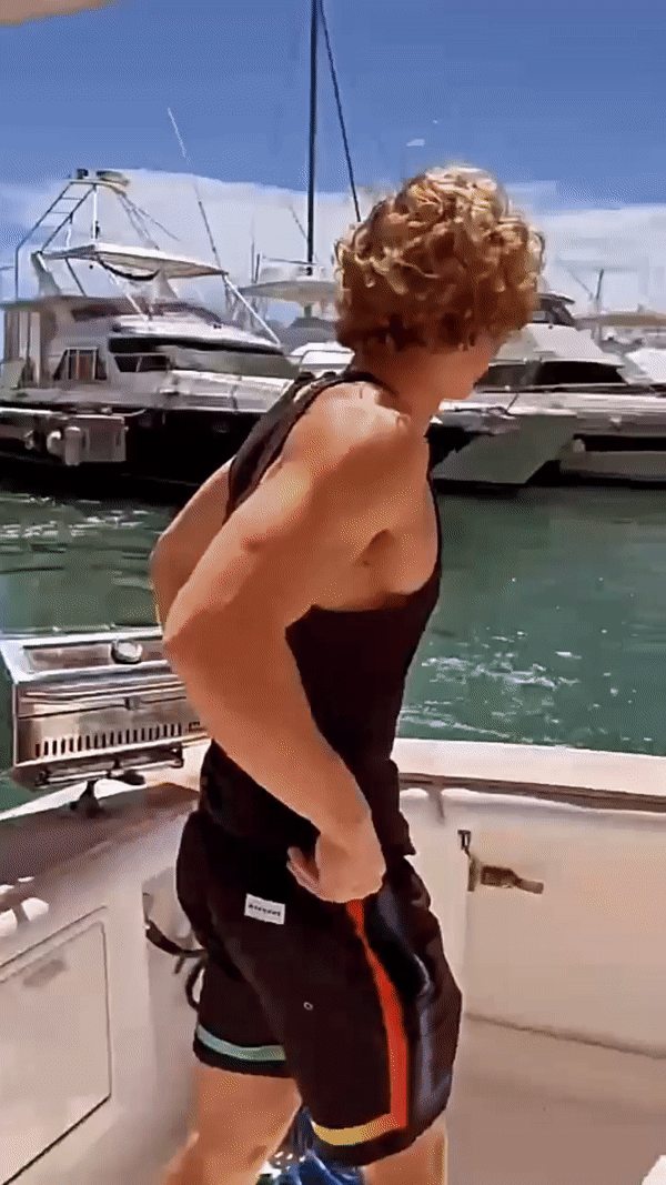 ba153b0af0f295f1b749f5ea78dbe1e63f27dbc3