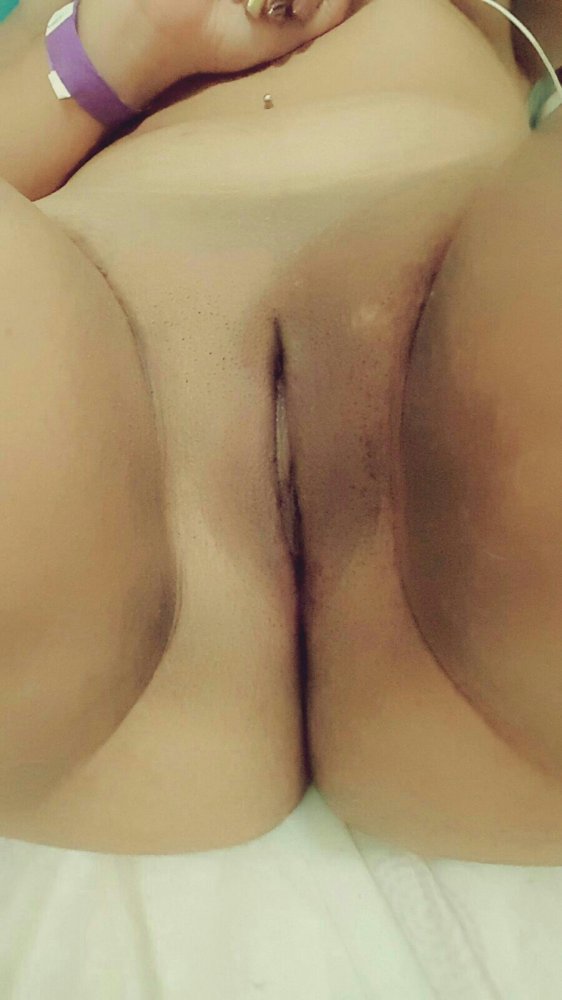 bedroombully318:  Happy Friday!!! 😘😘😘😘