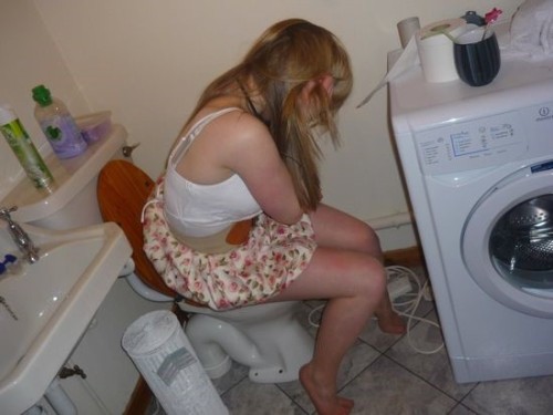 Www girls peeing videos com and girl peeing standing up video