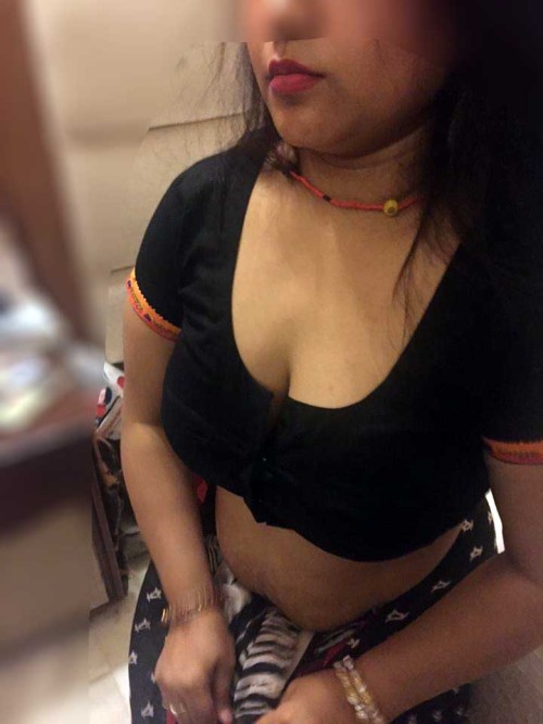 Porn Pics Indian slut wife