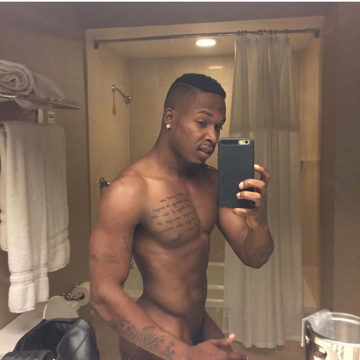 asskingz:  @esggedyoshit 2REBLOG AND FOLLOW @asskingz​ for ASS 24/7!!!