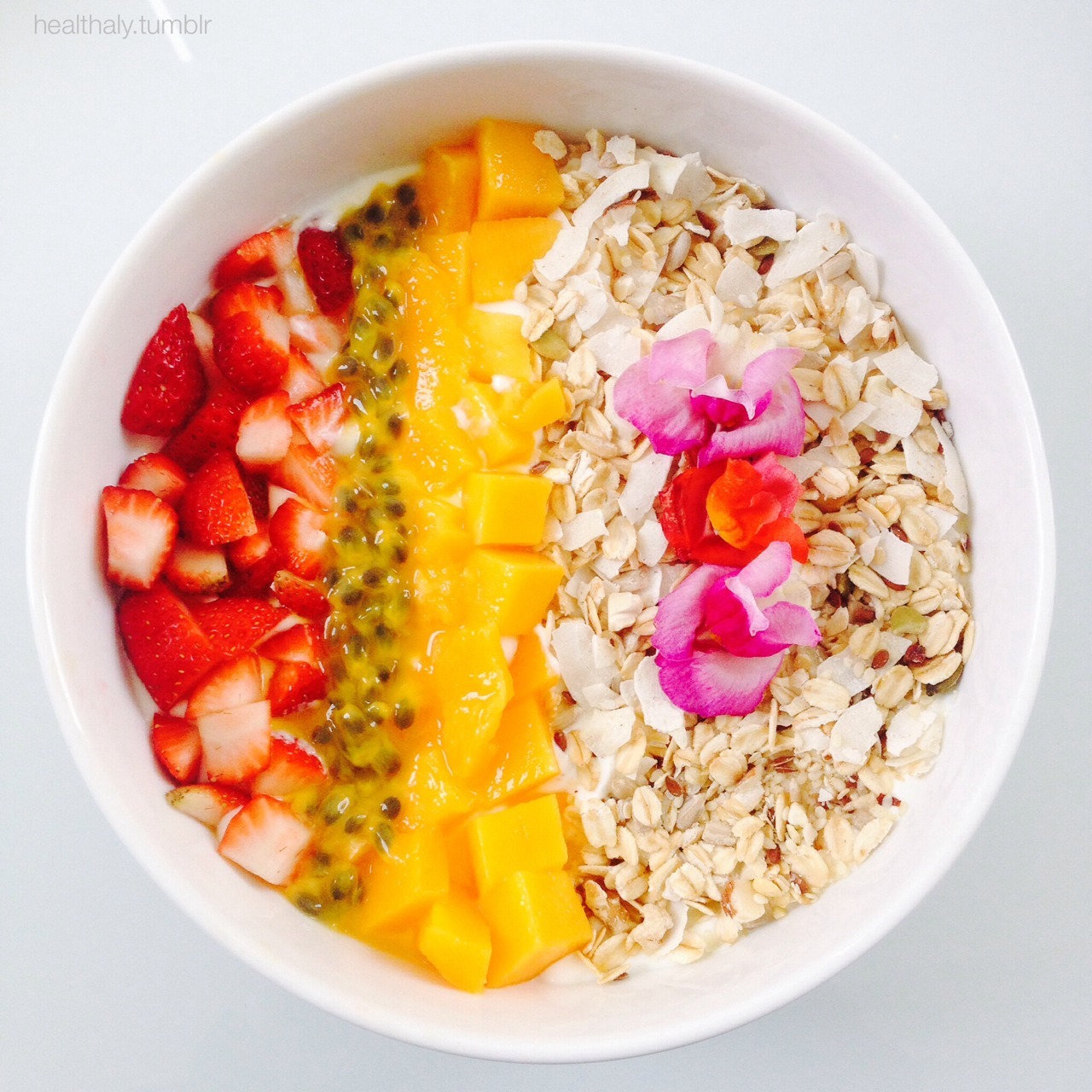 xhalove:  healthaly:  delicious post ride brunch; chobani greek yogurt topped with