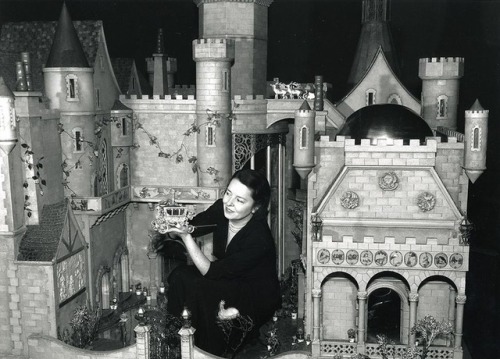 cair–paravel:Colleen Moore’s fairy tale castle dolls’ house. Moore was one of the 