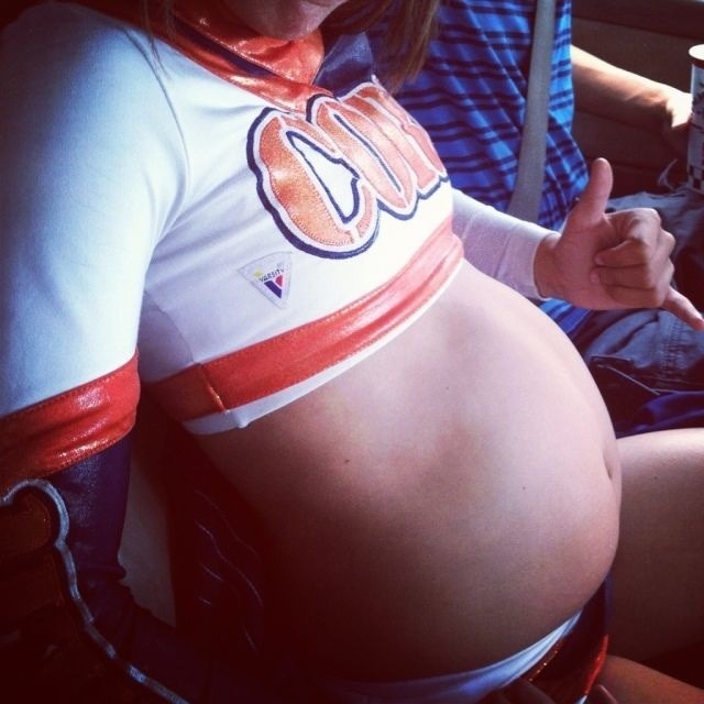 sexybellygirls:  Random bellies for all :) 