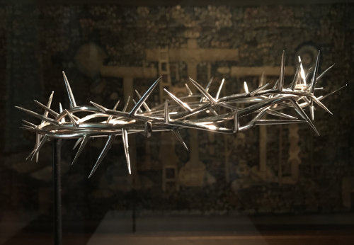 ortut:Alexander McQueen - Crown of Thorns Headpiece, F/W 1996–1997Installed at The Met Cloisters’ Tr