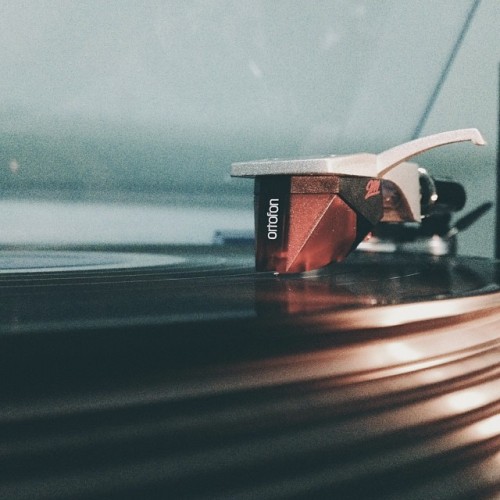 codebeta:  Breaking in the Ortofon 2M Red with the Creedence Clearwater Revival that @memo506 and @fer_foquita24 gave me for christmas… #vinyl #turntable #ortofon #2m #ortofon2m #creedenceclearwaterrevival 