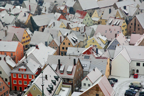 aurelle:Old City’s Snow-Covered Rooftops, Nördlingen, Germany.