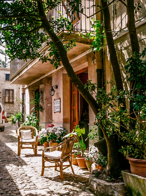 mostlyitaly:Erice (Sicily, Italy) by VSChicago