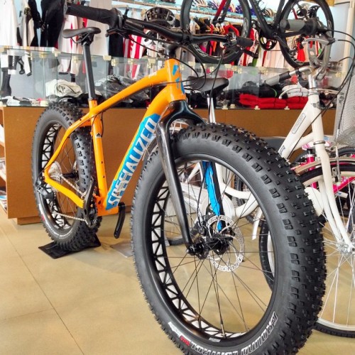 lupradoa: Specialized Fatboy, size L #fatboy #specialized #fatbike #orange #mtb #bicicletastrevinca 
