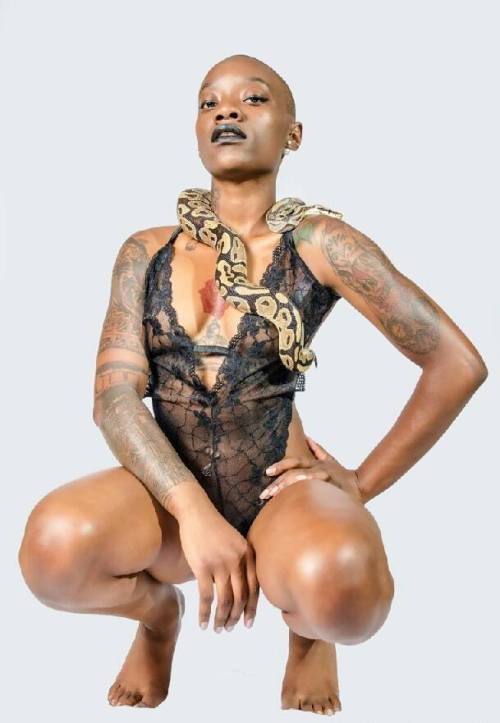 kenyetta-j-samuel:  Meeting “Medusa In The Flesh”.   Photographer James Scales. 