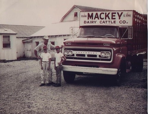 That’s Frank Mackey with his sons and his Chevrolet.www.CDLhunter.com#chevy #chevytrucks #Chevro