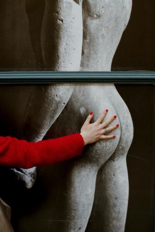 they-call-me-nita:Grab hold and hurry over to @shhhaftermidnight for the Sunday Shenanigans