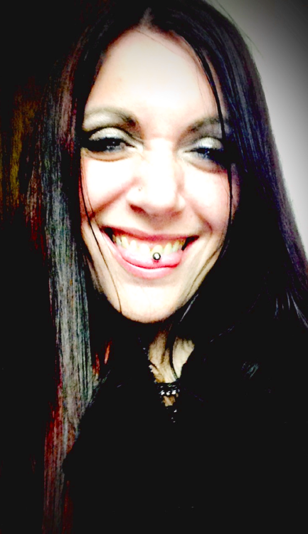 sexyray1982: Why hello there… I decided to take selfies to make myself feel better. I hope yo