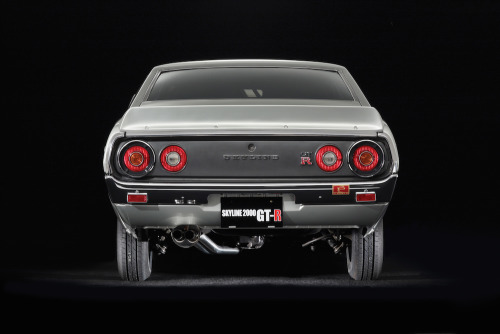 sped-up: cashcarscourage: cult cars: ‘70 Nissan Skyline H/T 2000 GT-R That fuel cap is ex