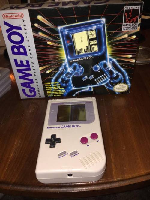 theomeganerd:  A friend of mine dug out some old video games and I snapped a few photos. I’ve not held a Game Boy since I was a kid. So much nostalgia. I was in shock that she still had some of the original boxes. Album also available on Imgur