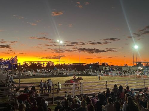 Another amazing sunset out in Roma, Friday nights rodeo.  #outbackqueensland #easterinthecountryroma
