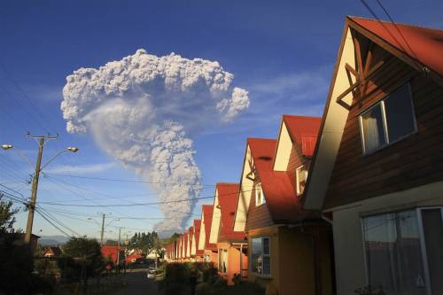 the-gasoline-station:  Chile’s Calbuco Volcano EruptsFirst eruption in 42 years results in huge ash cloud over mountainous area in south of countrySources: The Guardian / NBC News / The Telegraph / reddit /VideoGIF: The Gasoline Station