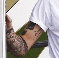 zarryshipper-deactivated2014080:  Zarry + Matching tattoos 