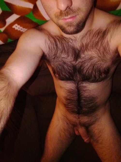 smoothsilk:Nice straight hair, great colour!  Straight body hair realness. My favorite kind of body hair.