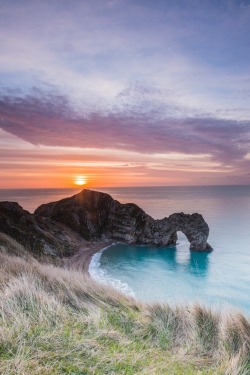 0ce4n-g0d:  Durdle Door by imaughan