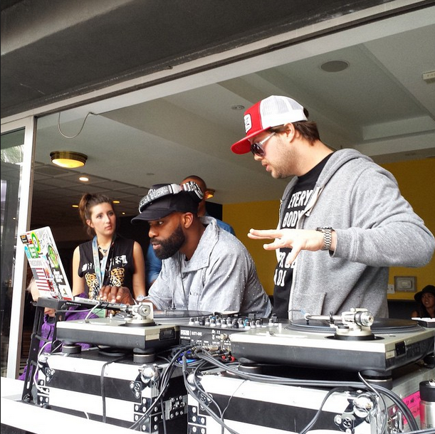 #fodsxswBaron Davis doing a quick b2b guest DJ set with DJ R-Rated.