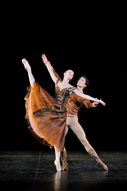 crystalline-pleasure:  Stéphane Bullion and Agnès Letestu In the night, Jerome Robbins