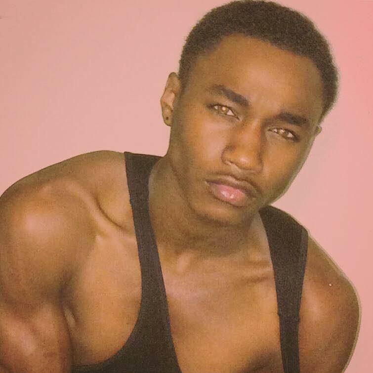 fuxwitaboy:  &lt;3  This picture stay popping up on my dashboard [promoted] and