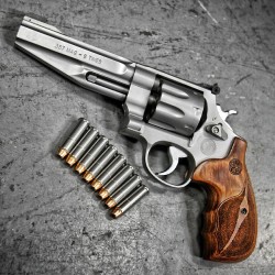 whiskey-wolf:   S&amp;W 627PC .357 MAG 8 Shot Revolver with 8 rounds of Hydra-Shok ammo8-shot outlaw 