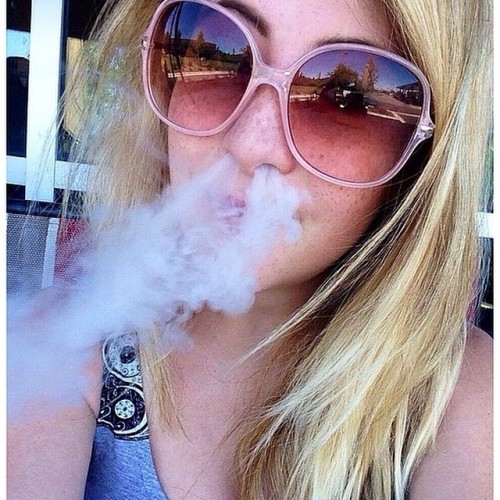 boobsandvapeandboobs:Hands down the sexiest true vaper I can say I’ve seen @Vapenbabe vapenba